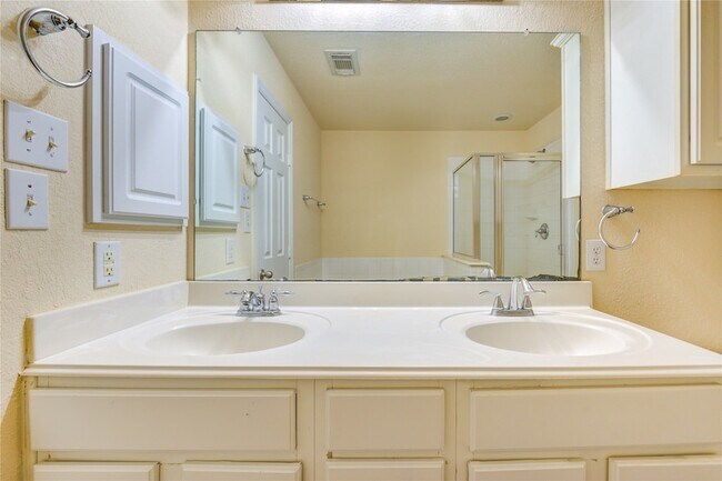 Building Photo - 16718 Mackenzie Mesa Dr