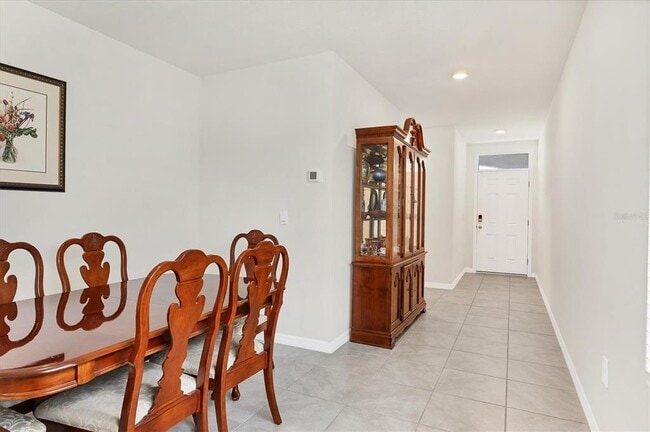 Building Photo - 3293 Hilltop Cir