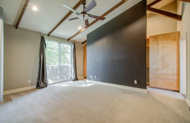 Building Photo - 318 McAlpine St