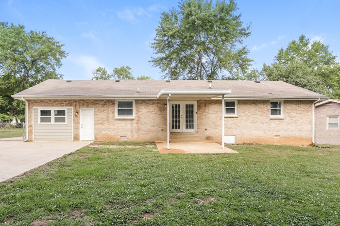Building Photo - 4873 Everest Dr