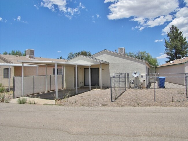 Building Photo - 752 S Sunset Vista Dr