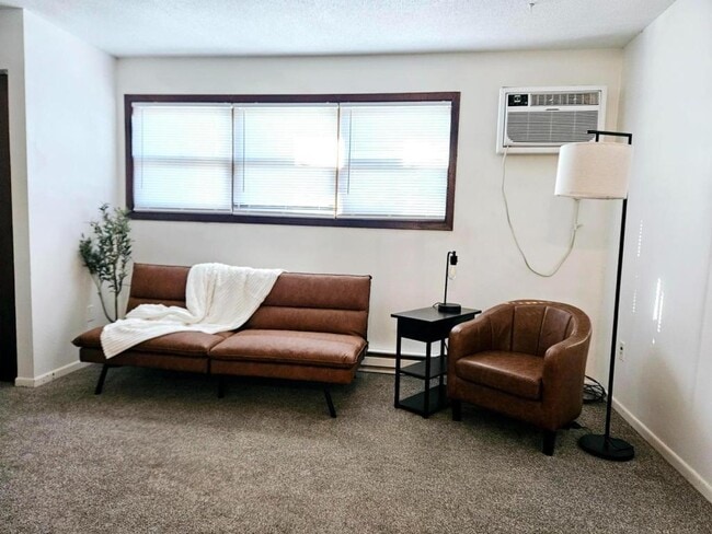 Building Photo - 309 W Washington Ave