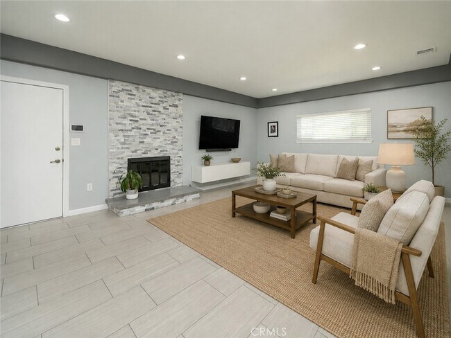 Building Photo - 8471 Vine Valley Dr