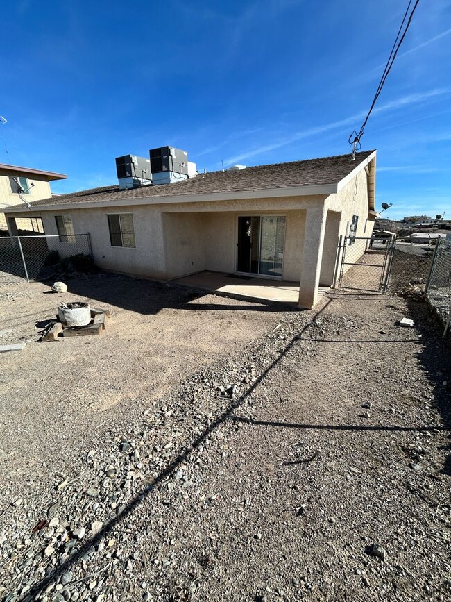 Building Photo - 3133 Applewood Dr