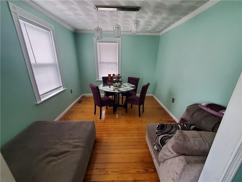 Building Photo - 75 Naples Ave