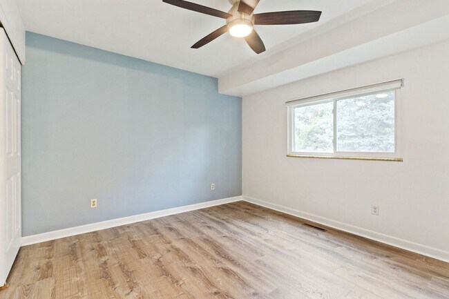 Building Photo - Updated 4-Bedroom Home