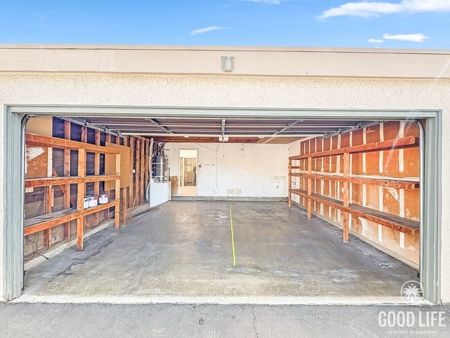 Building Photo - Great 2B/2BA Townhome in Escondido w/ AC, ...