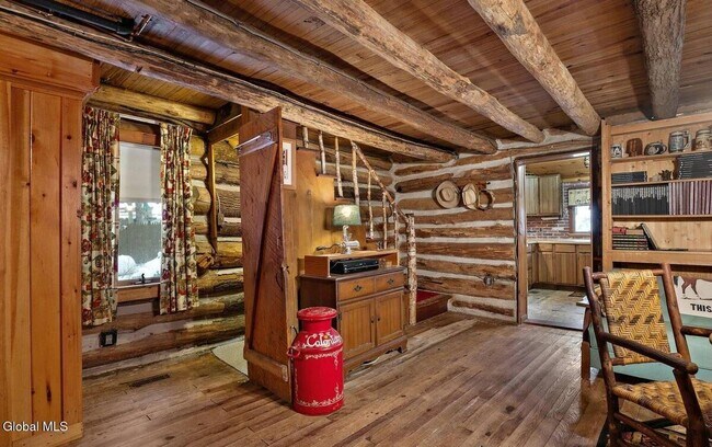 Building Photo - 33 Chuckwagon Trail