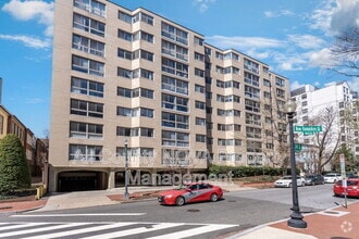 Building Photo - 922 24th St NW