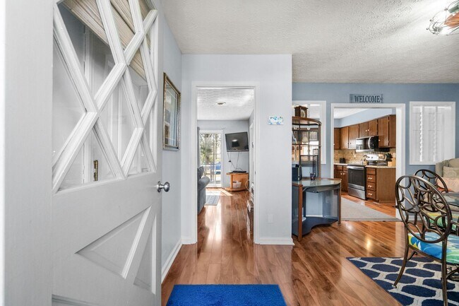 Building Photo - 4 Bed/2 Bath Furnished Single Family Home in Surfside 1 Mile to the Beach By Golf Cart!