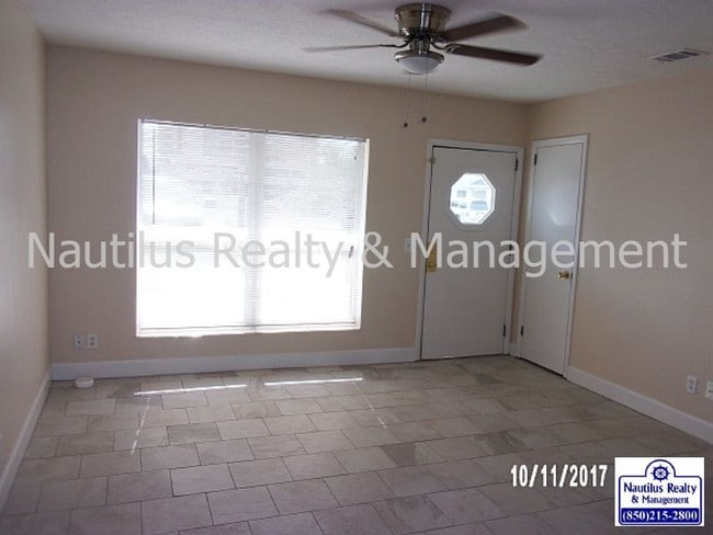 Building Photo - 5114 Beach Dr