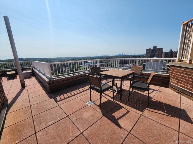 Building Photo - 107-40 Queens Blvd