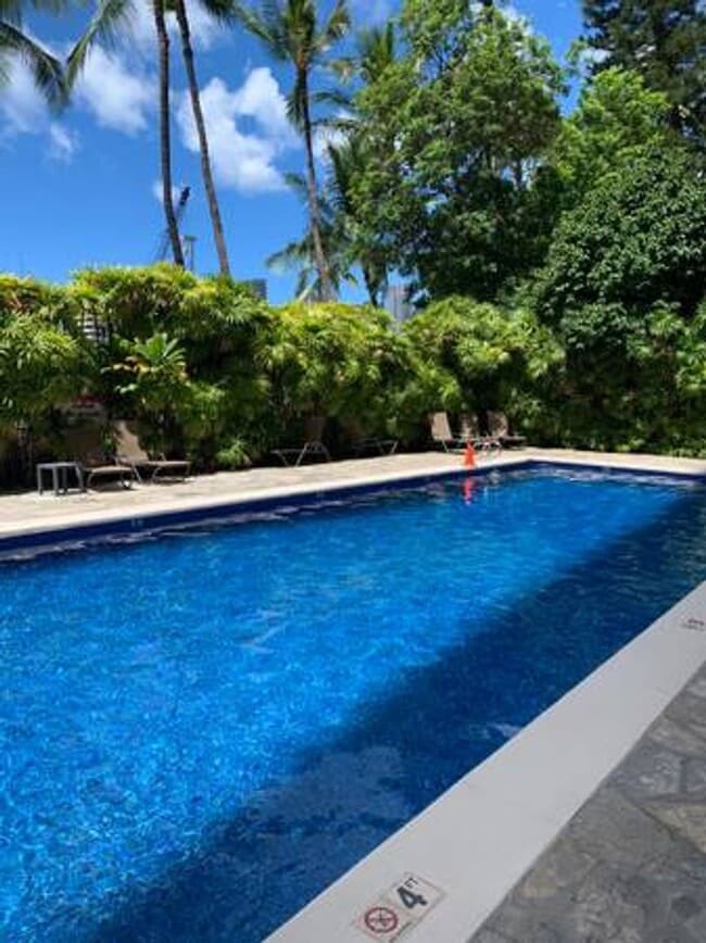 Building Photo - Great Amenities and Great Location!