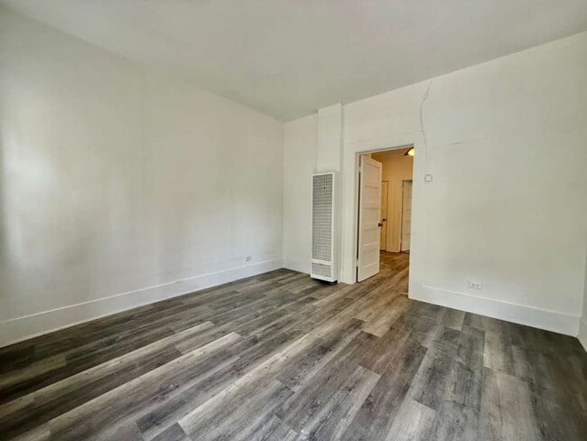 Building Photo - 222 Lowell St