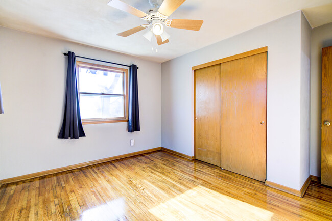 Master Bedroom (2) - 949 Hawthorne Ave E