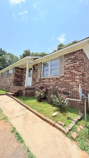 Building Photo - 111 Hunter Dr