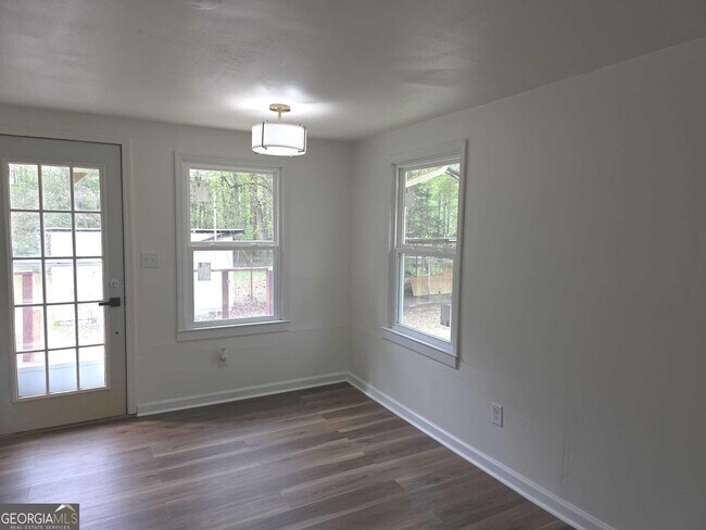 Building Photo - 15 Dixie Dr