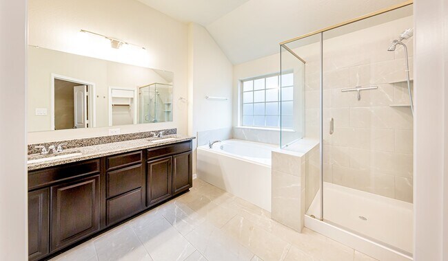 Building Photo - 3032 Stonebriar Ct