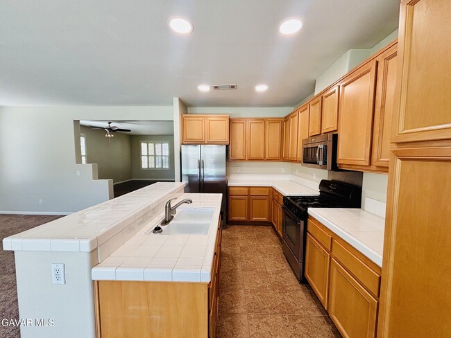 Building Photo - 4640 Trojan Ct