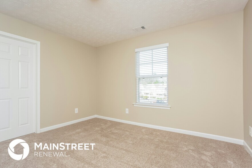 Building Photo - 4910 Heritage Cir