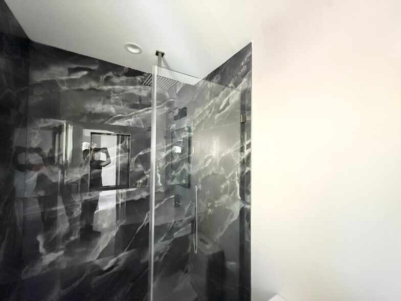 Building Photo - 8431 Oso Ave