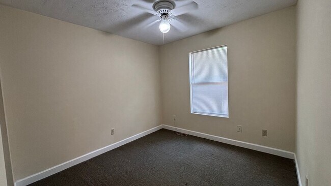 Building Photo - 133 Clover Valley Cir