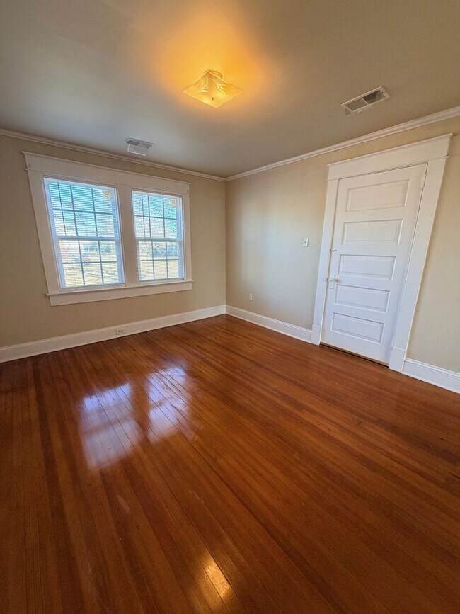 Building Photo - 503 Norwood Ave