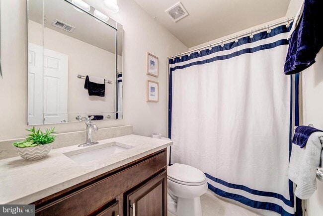 Building Photo - 20637 Erskine Terrace