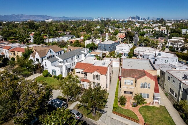 Building Photo - 1038 S Citrus Ave