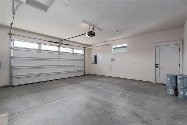 Building Photo - 8357 W Shams Ln