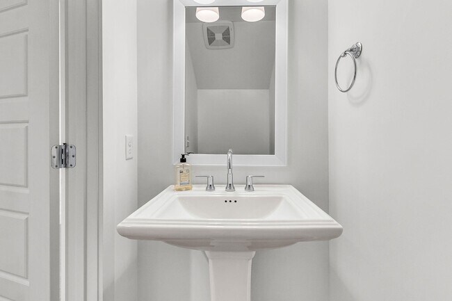 Building Photo - 102 True Blue Lp