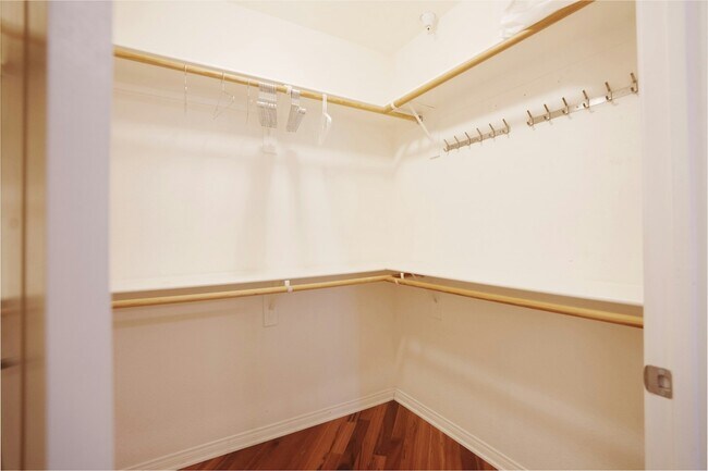 Building Photo - 38 E Serene Ave