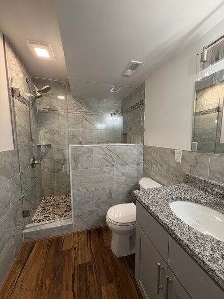 Building Photo - 909 Ridge St