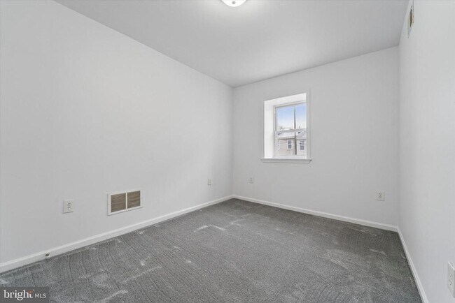 Building Photo - 3452 Sunnyside Ave