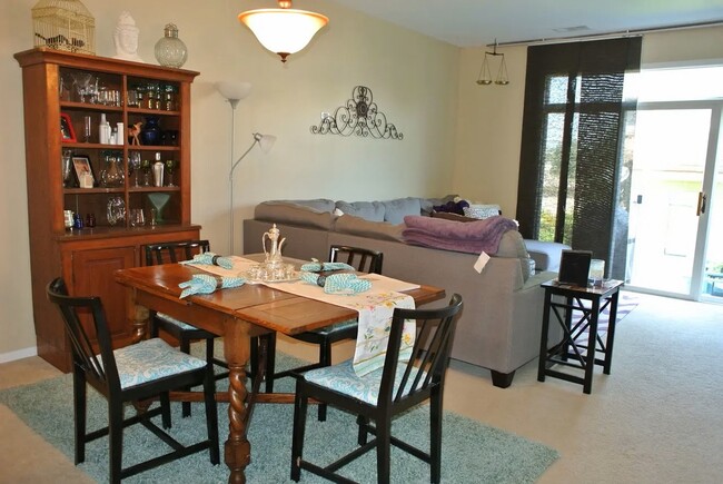 Living Dining - 2457 Oneida Ln