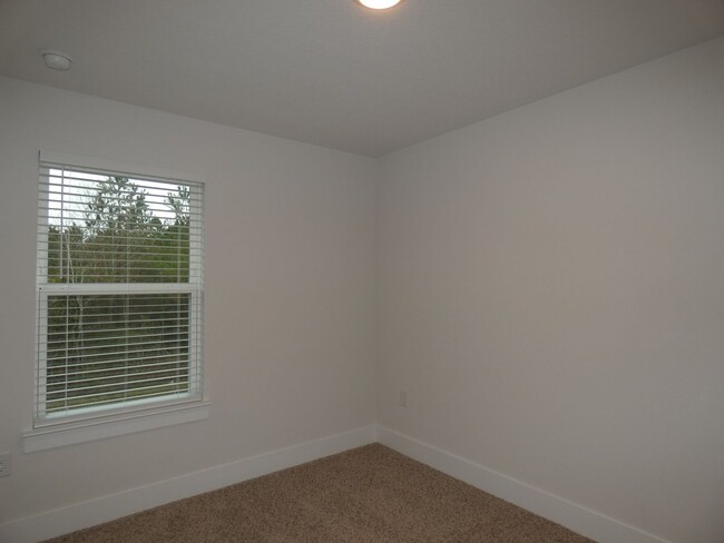 Building Photo - Beautiful New Townhome in Admiral's Quarters