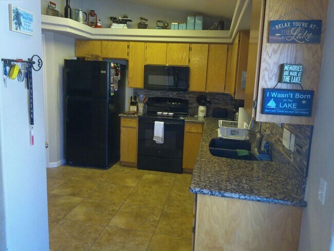 Building Photo - 3501 Iroquois Dr