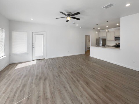 Building Photo - 5606 Lehigh St