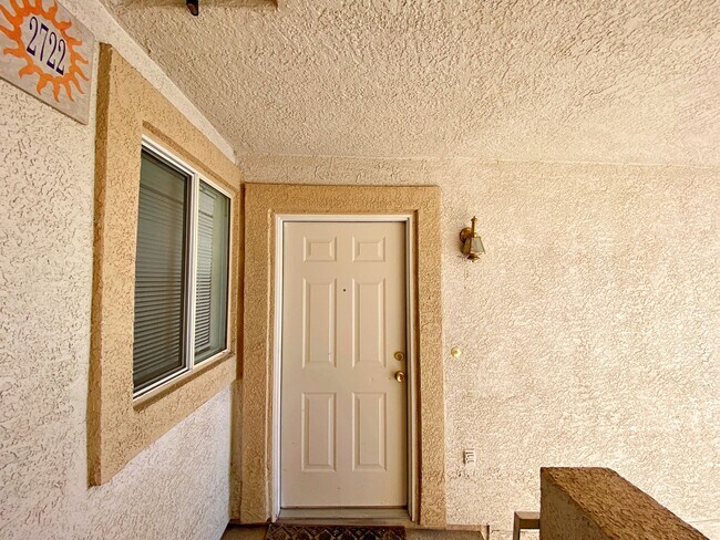 Building Photo - Upstairs 1 Bedroom Upstairs Condo with Mou...