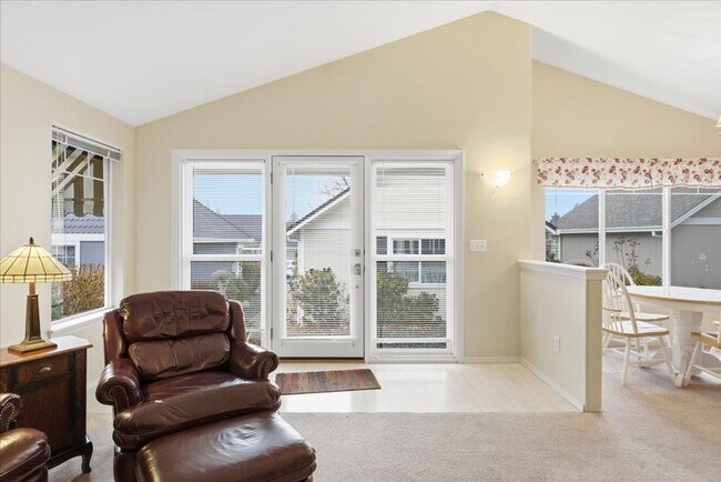 Building Photo - Coming soon!! This is a beautiful  home in Country Club Village Estates!
