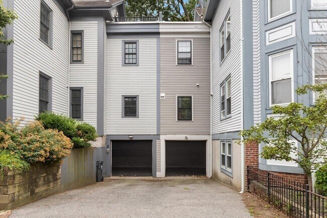 Building Photo - 49B Dana St