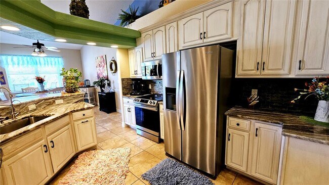Building Photo - 6516 Blueberry Dr