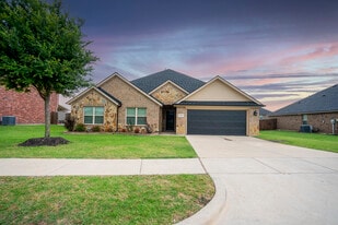 Building Photo - 1543 Meadowlake Dr