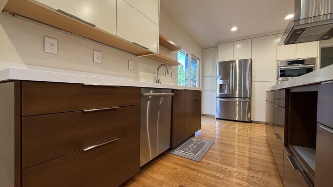 Building Photo - 4BD/2BA Willow Glen Home with Remodeled Chef's Kitchen