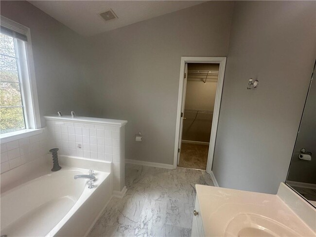 Building Photo - 9875 Lauren Hall Ct
