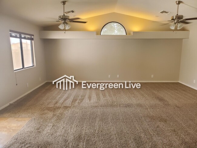 Building Photo - 5913 E Ellis St