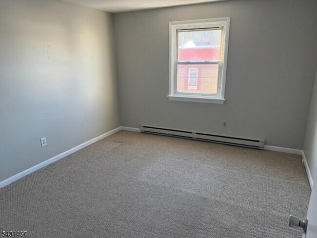 Building Photo - 57 Main St