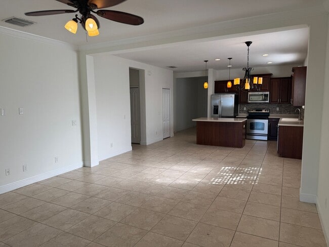 Building Photo - Annual Unfurnished Rental