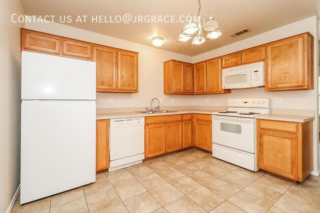 Building Photo - 136 Stewart Bend Ct