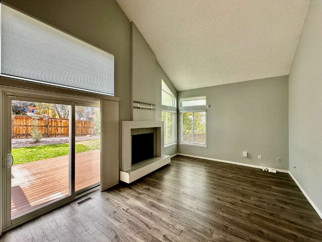 Building Photo - "Charming 3-Bed Highlands Ranch Home with ...